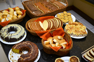 Café da Manhã - Hotel Girassol em Penedo-RJ