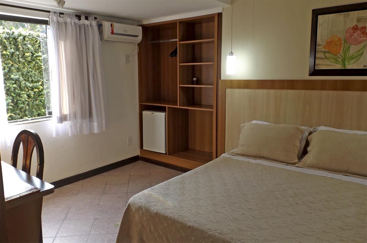Hotel Girassol - Acomodações - Apartamento - Penedo - RJ