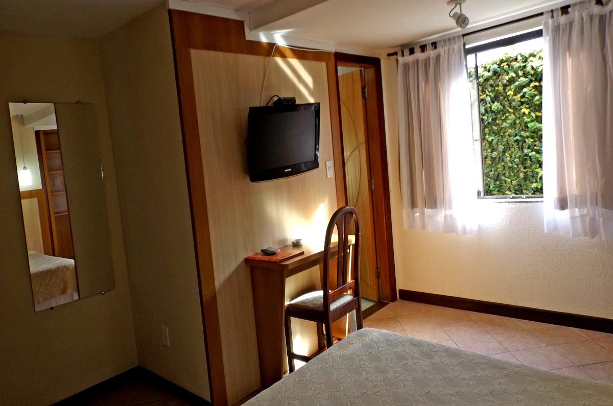 Hotel Girassol - Acomodações - Apartamento - Penedo - RJ