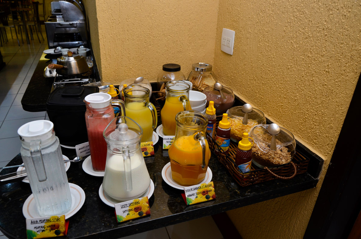 Hotel Girassol - Café da Manhã - Penedo - RJ