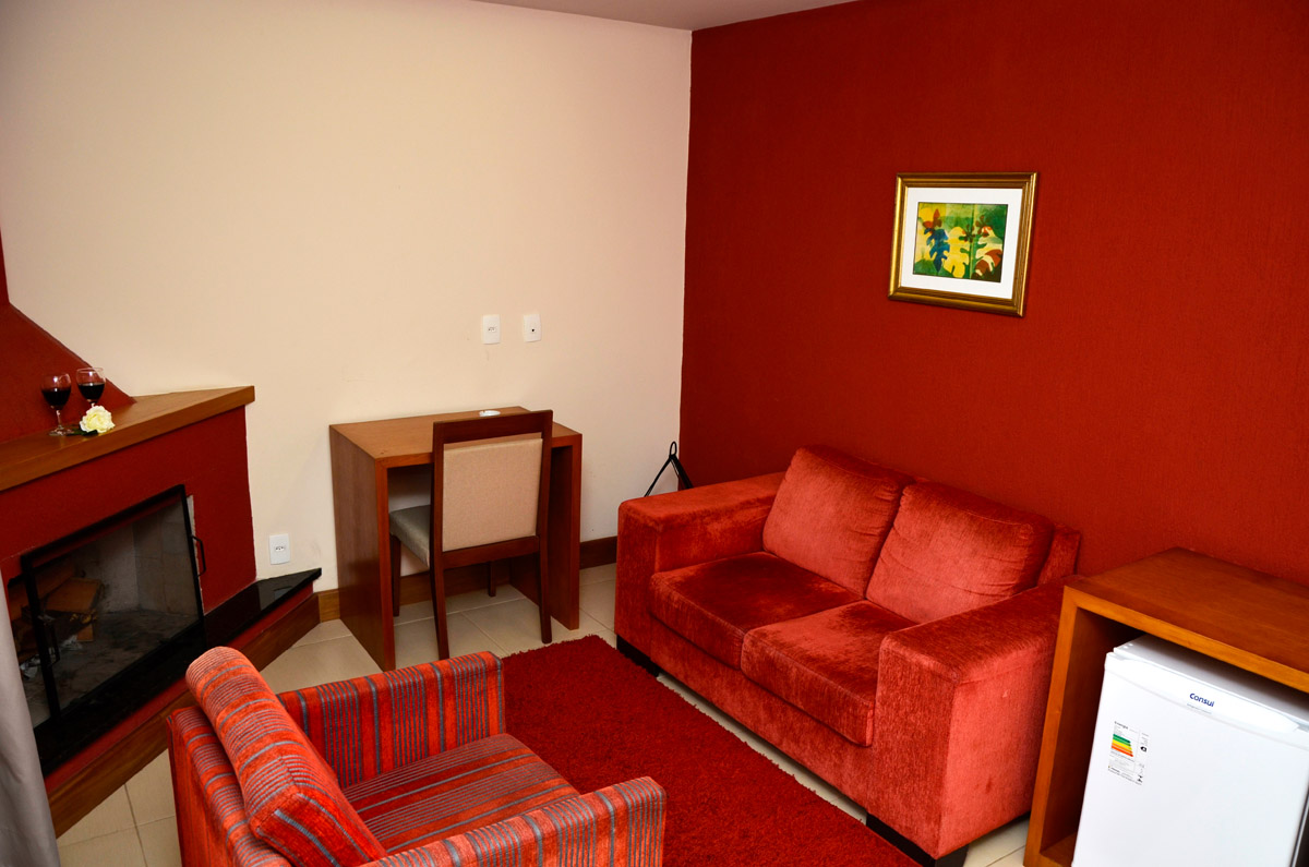 Hotel Girassol - Acomodações - Suíte de Luxe - Penedo - RJ