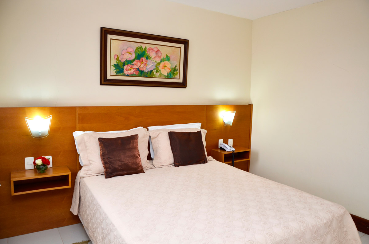 Hotel Girassol - Acomodações - Suíte de Luxe com Hidromassagem - Penedo - RJ